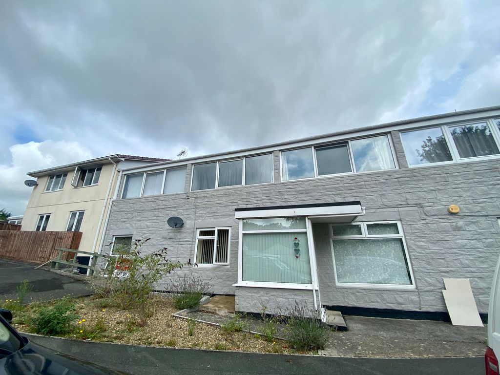 2 bed flat to rent in Glenfield Road, Plymouth PL6, £800 pcm