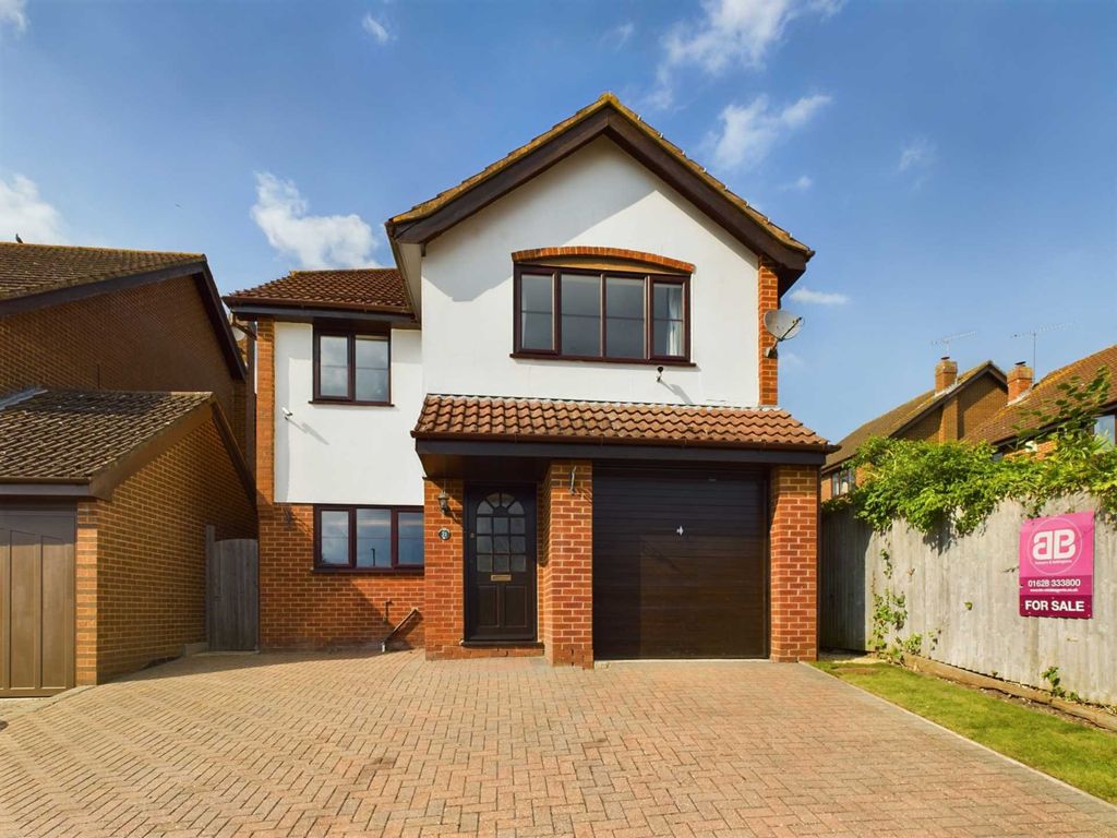 4 bed detached house for sale in Monks Hollow, Marlow Bottom, Marlow SL7, £665,000