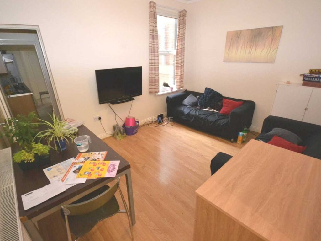 Room to rent in Swainstone, Reading, Berkshire RG2, £475 pcm