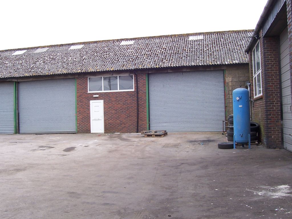 Commercial property to let in Droxford, Southampton SO32, £18,000 pa