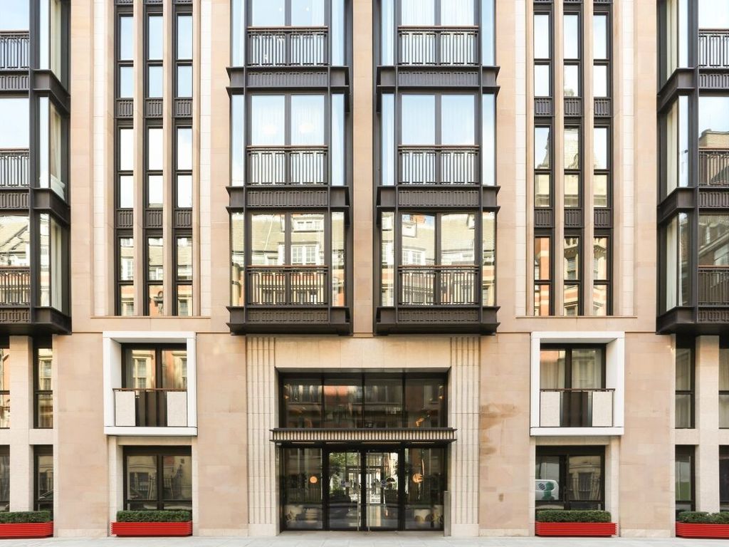 1 bed flat for sale in Portugal Street, London WC2A, £1,599,999