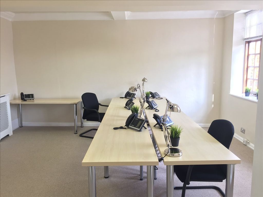 Serviced office to let in 50 High Street, Henley-In-Arden B95, £1,740 pa