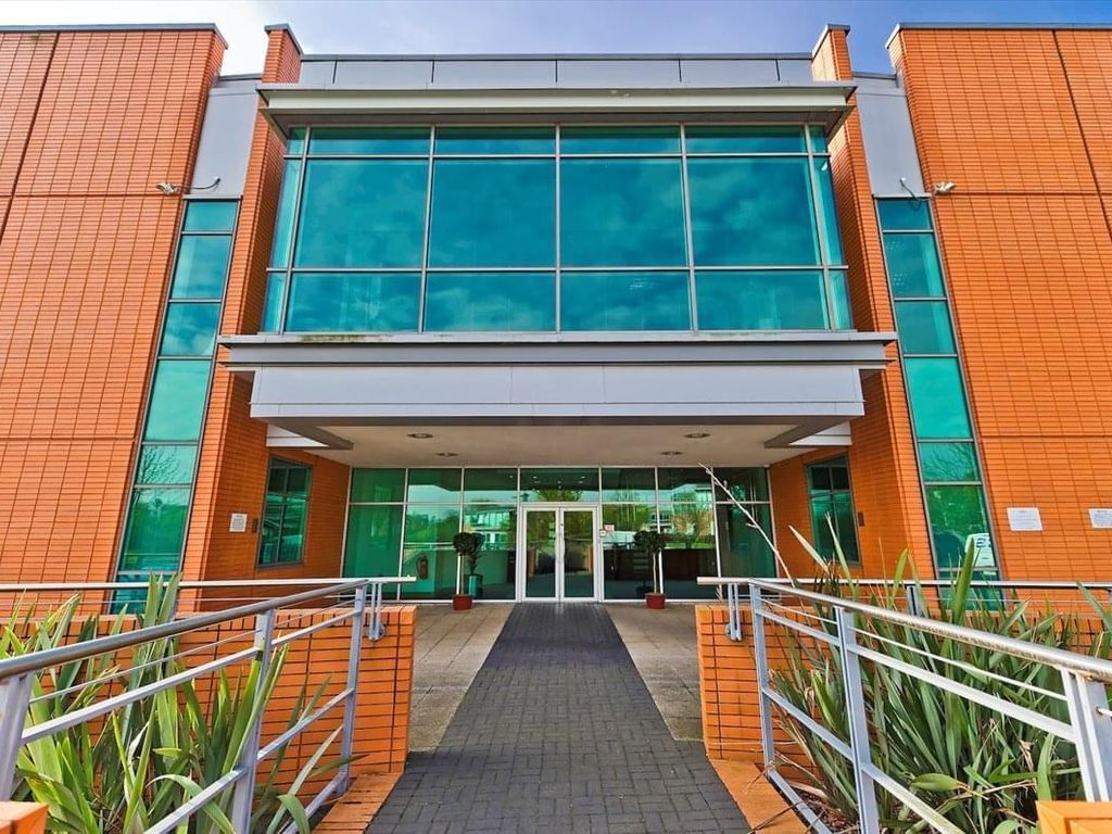 Serviced office to let in 1200 Century Way, Thorpe Park, Leeds LS15, £2,100 pa