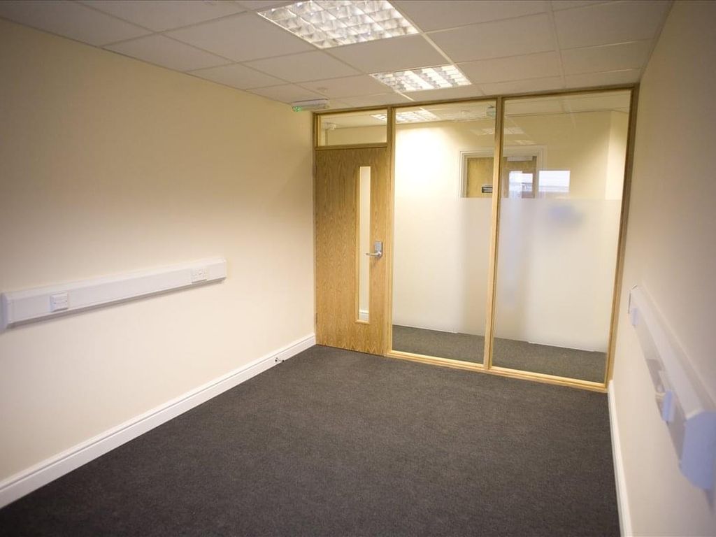Serviced office to let in 376 Newport Road, Cardiff CF23, £2,400 pa