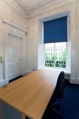 Serviced office to let in 9 Newton Place, Glasgow G3, £540 pa