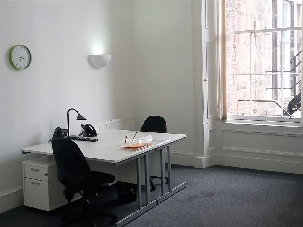 Serviced office to let in Edinburgh New Town, Edinburgh EH3, £2,388 pa
