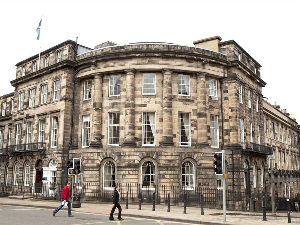 Serviced office to let in Edinburgh New Town, Edinburgh EH3, £2,388 pa