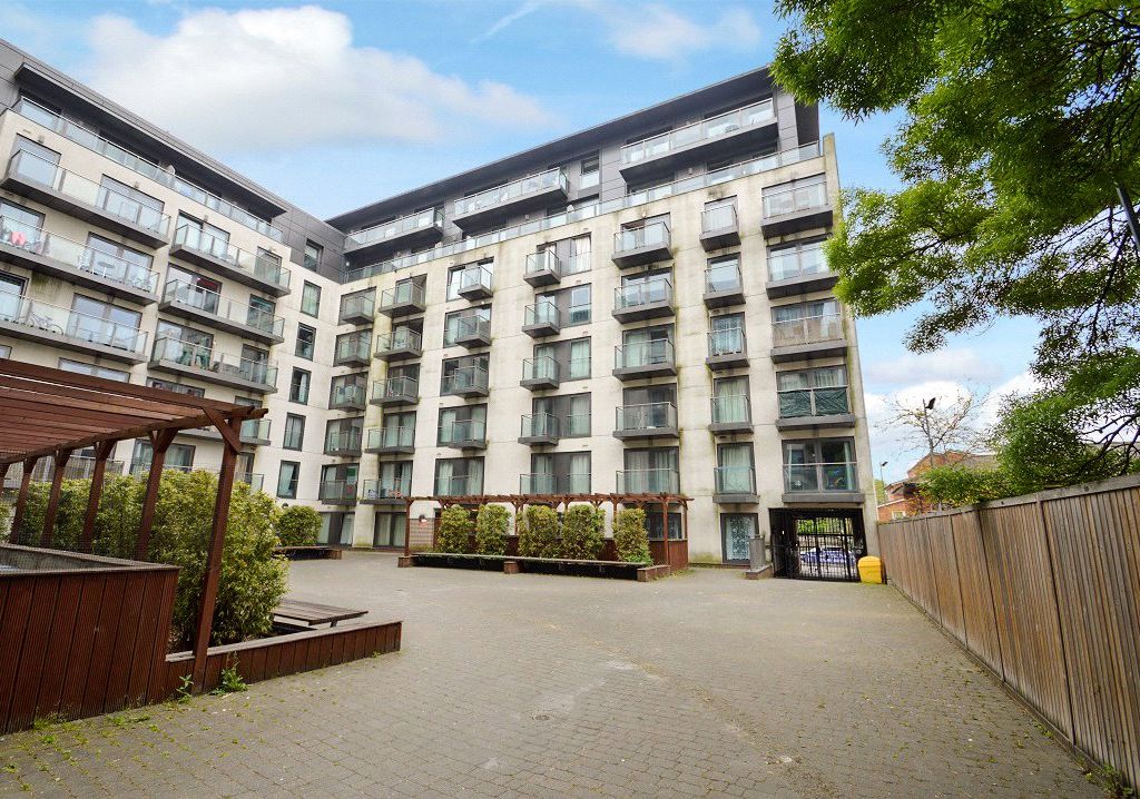 2 bed flat to rent in Mosaic Apartments, 26 High Street, Slough, Berkshire SL1, £1,500 pcm