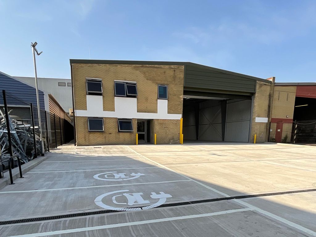 Warehouse to let in Verney Road, London SE16, Non quoting