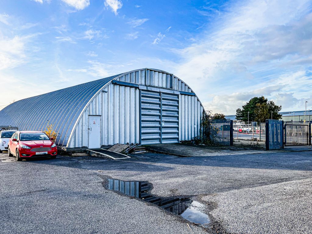 Warehouse to let in Building 397A, Aviation Business Park, Christchurch BH23, £30,000 pa