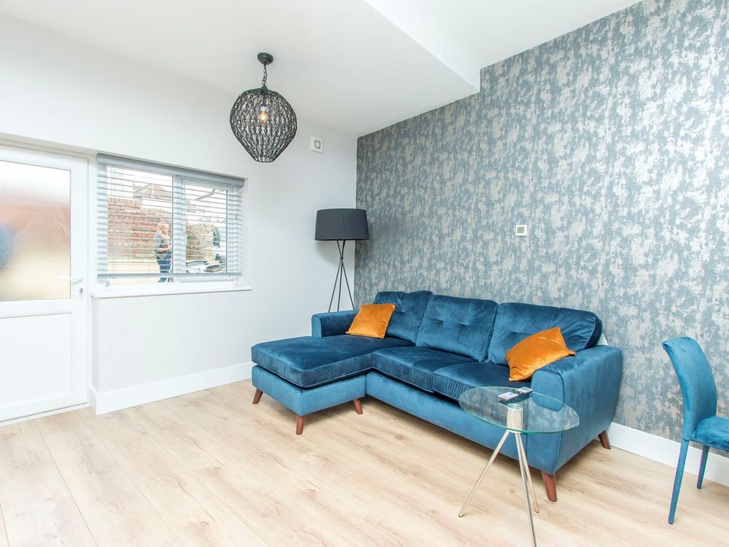 1 bed flat to rent in Coldharbour Road, Bristol BS6, £2,200 pcm