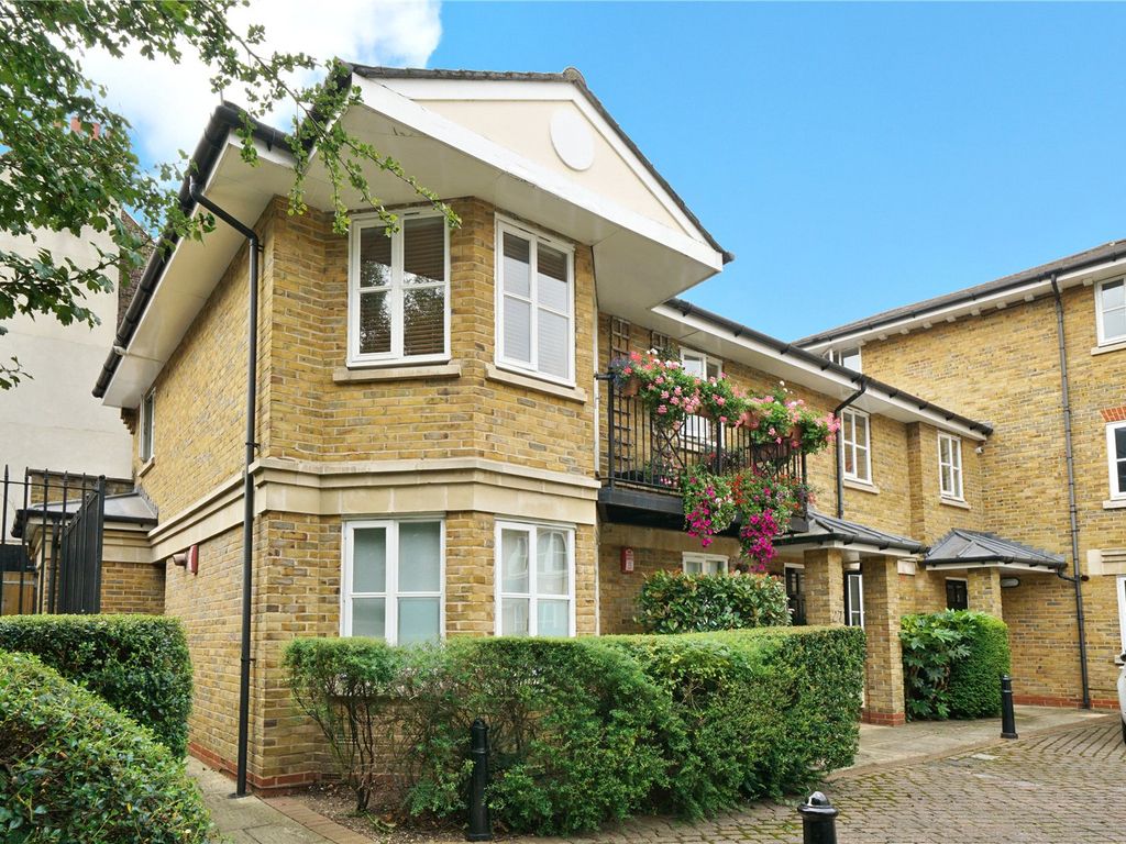 1 bed flat for sale in Sycamore Mews, Clapham, London SW4, £500,000