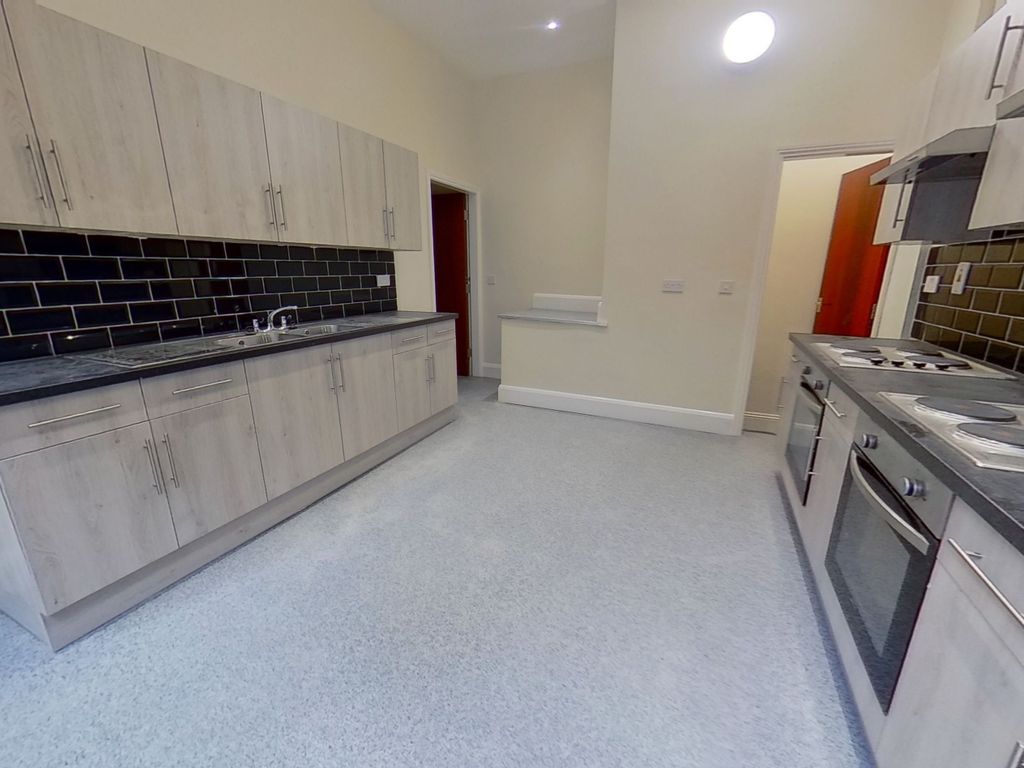 4 bed terraced house to rent in Regent Park Terrace, Hyde Park, Leeds LS6, £1,907 pcm