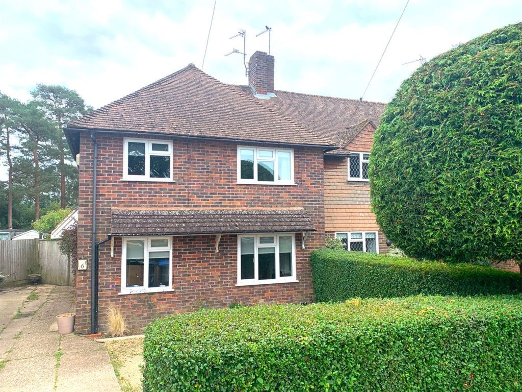 3 bed end terrace house for sale in Longacre Crescent, Cuckfield, Haywards Heath RH17, £475,000