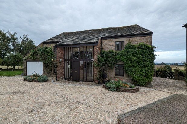 4 bed barn conversion to rent in Delph Farm, Ormskirk L39, £2,000 pcm