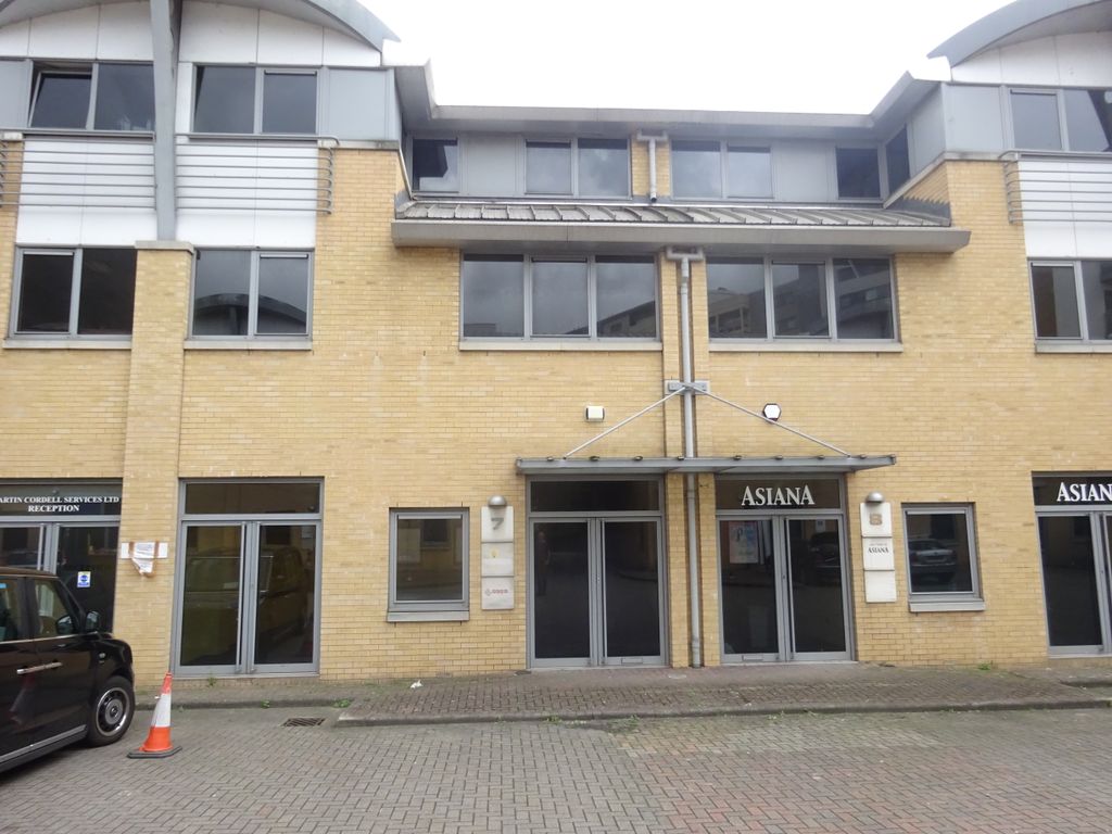 Industrial to let in Unit 7 & 10 Quebec Wharf, 14 Thomas Road, Limehouse, London E14, £69,975 pa