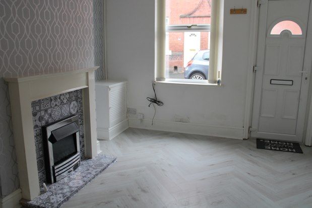 2 bed property to rent in Queen Street, Leek ST13, £600 pcm