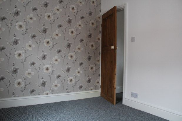 2 bed property to rent in Queen Street, Leek ST13, £600 pcm