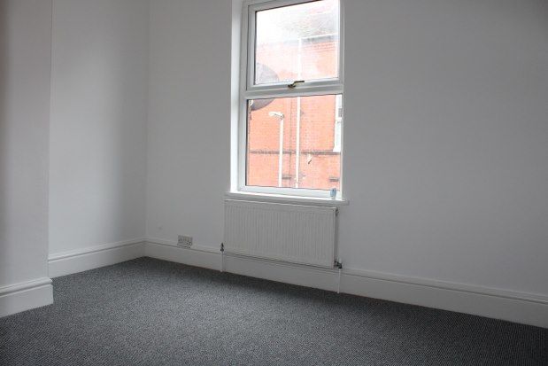 2 bed property to rent in Queen Street, Leek ST13, £600 pcm