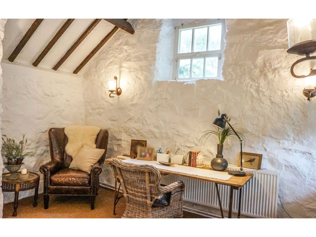4 bed country house for sale in Llandwrog, Caernarfon LL54, £829,000