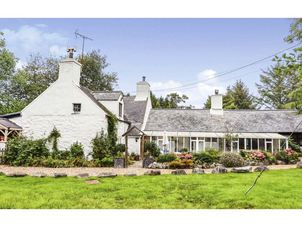 4 bed country house for sale in Llandwrog, Caernarfon LL54, £829,000