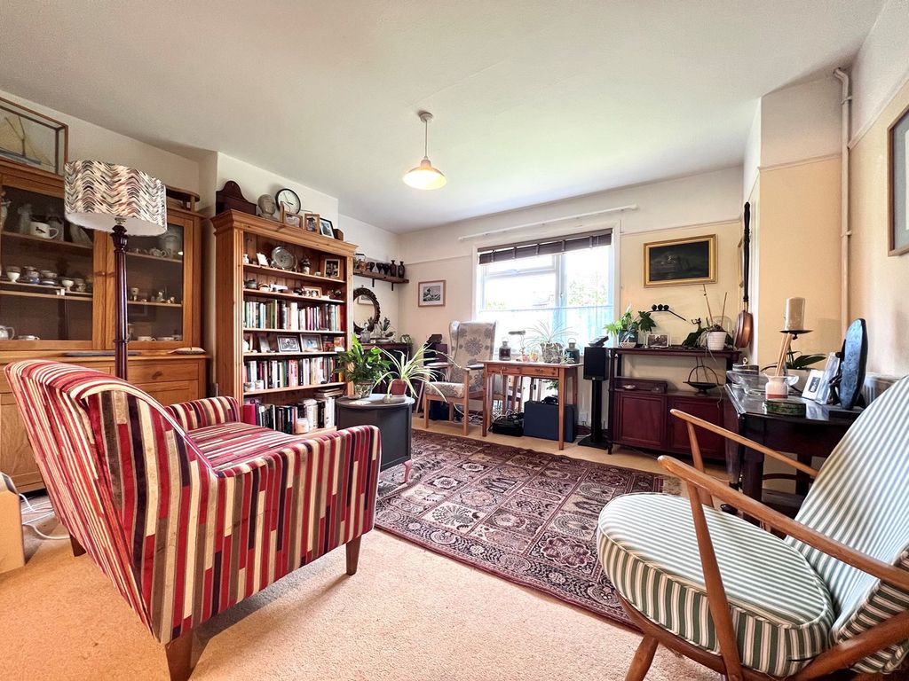 4 bed semi-detached house for sale in Elmside, Fernham SN7, £500,000