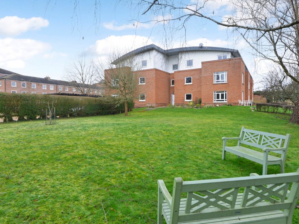 2 bed flat for sale in Portsmouth Road, Milford, Surrey GU8, £360,000