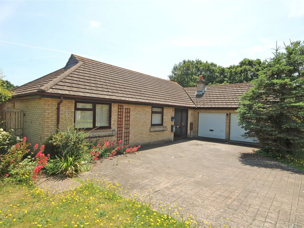 3 bed bungalow for sale in Woodland Way, New Milton BH25, £550,000