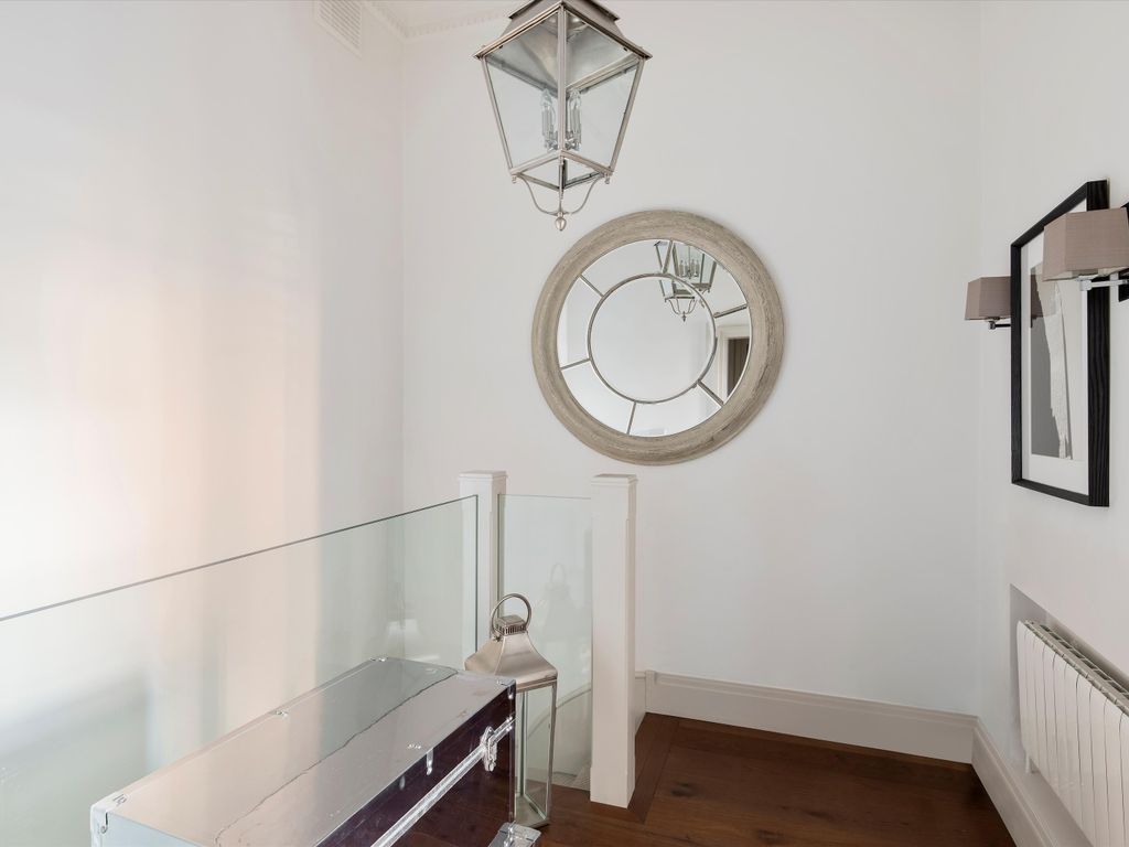 2 bed flat for sale in Cranley Gardens, London SW7, £1,200,000