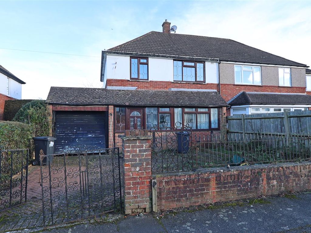 3 bed semi-detached house for sale in Wentworth Way, South Croydon CR2, £460,000