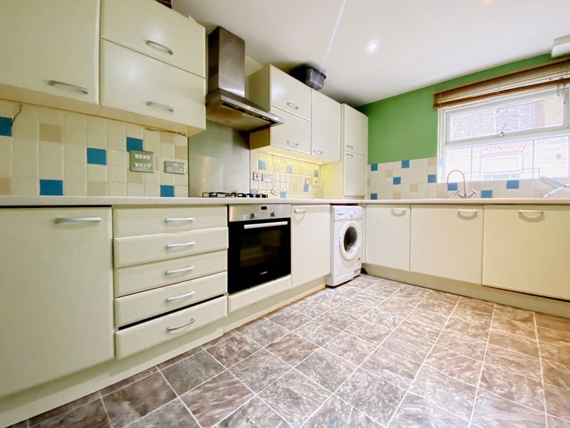 2 bed flat for sale in Station Road, New Barnet, Barnet EN5, £370,000