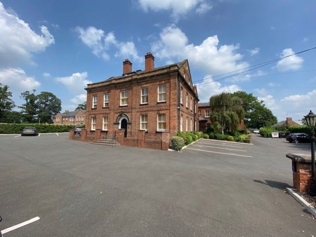 2 bed flat to rent in The Mansion, The Hill, Sandbach, Cheshire CW11, £900 pcm