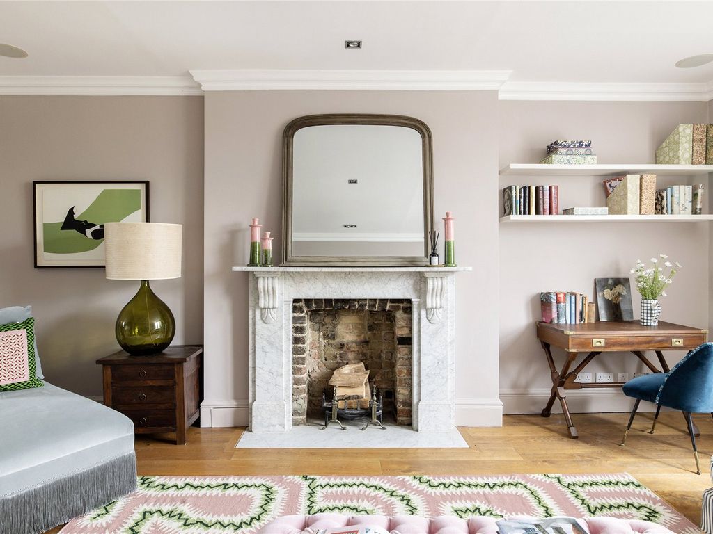 2 bed flat for sale in Bassett Road, North Kensington W10, £1,395,000