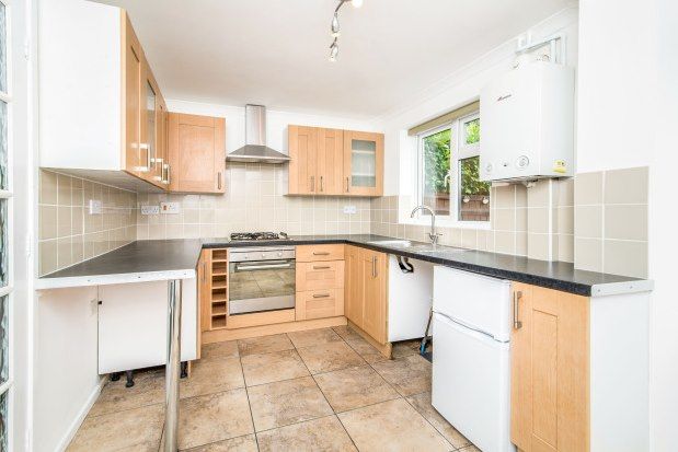 2 bed end terrace house to rent in Calleva Close, Basingstoke RG22, £1,300 pcm