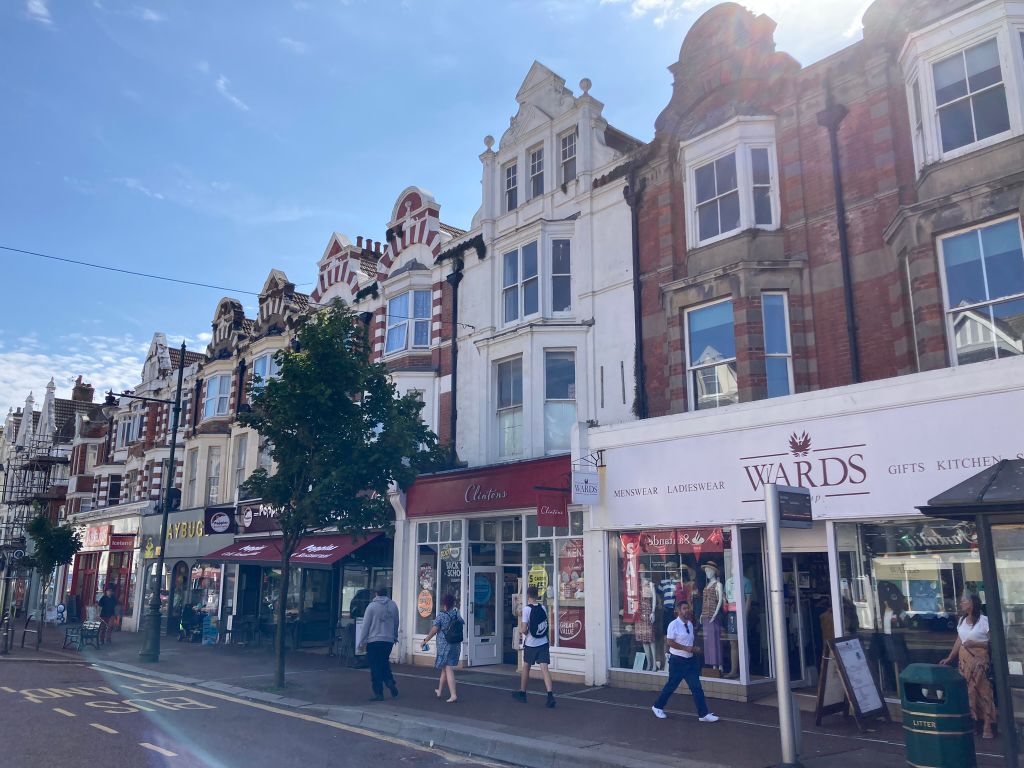 Retail premises to let in Devonshire Road, Bexhill-On-Sea TN40, £26,000 pa