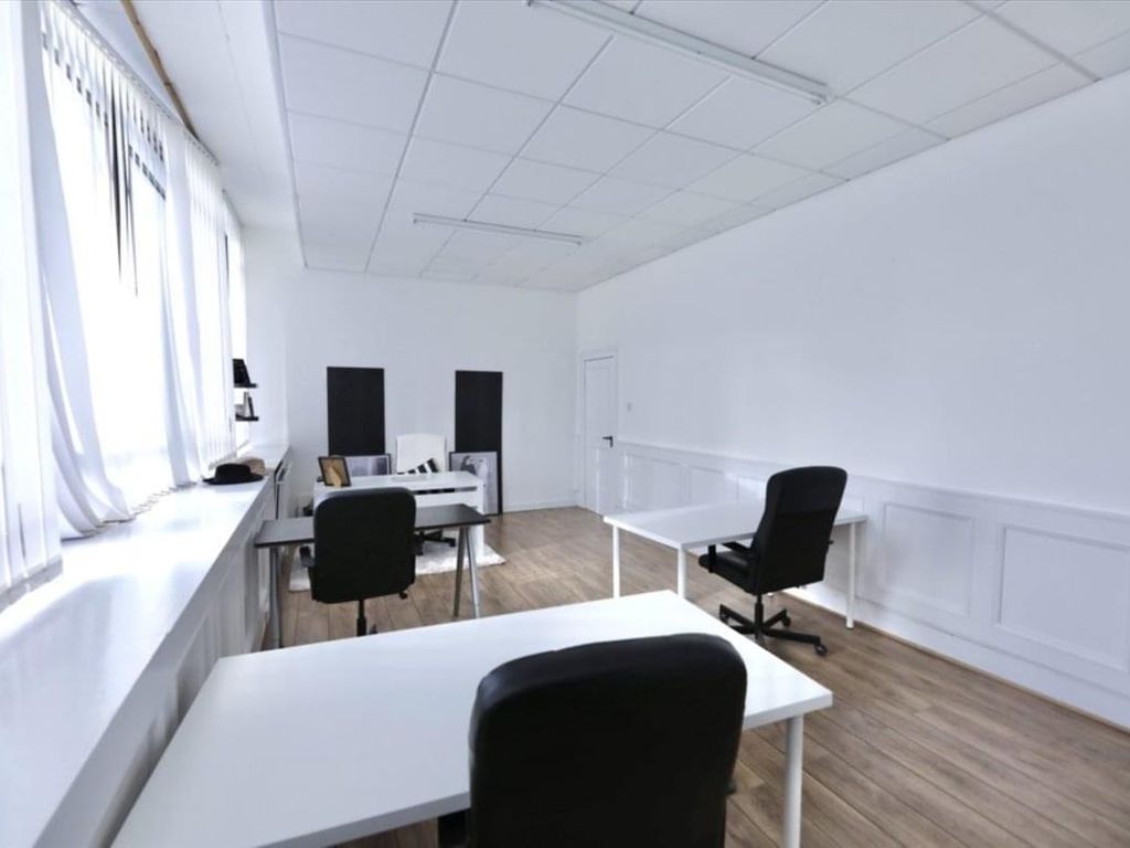 Office to let in Glasgow, Scotland, United Kingdom G40, Non quoting