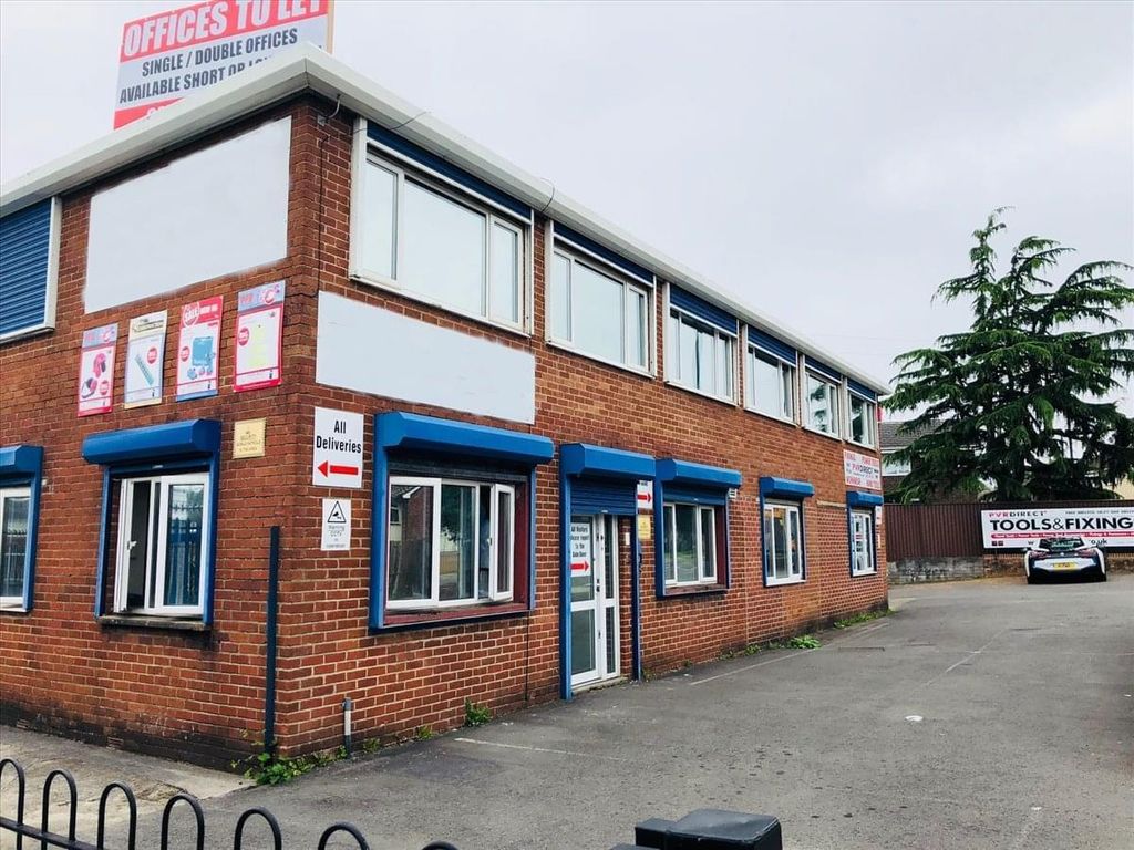 Serviced office to let in 196 Broomhill Road, Bristol BS4 5Rg, £2,748 pa