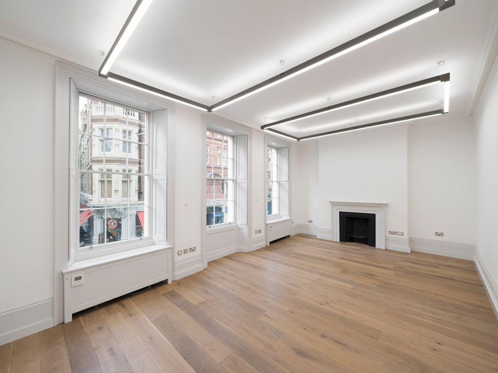 Office to let in St Martin's Lane, London WC2N, £66,512 pa