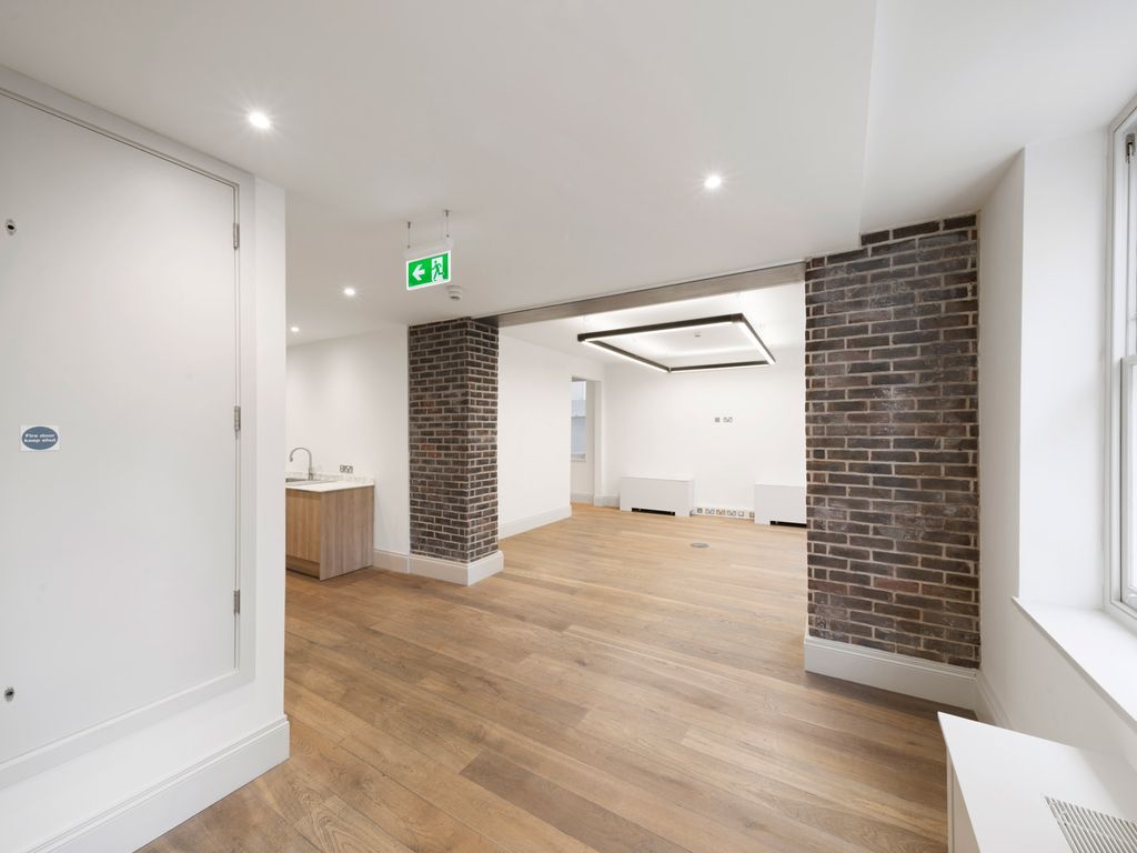 Office to let in St Martin's Lane, London WC2N, £66,512 pa