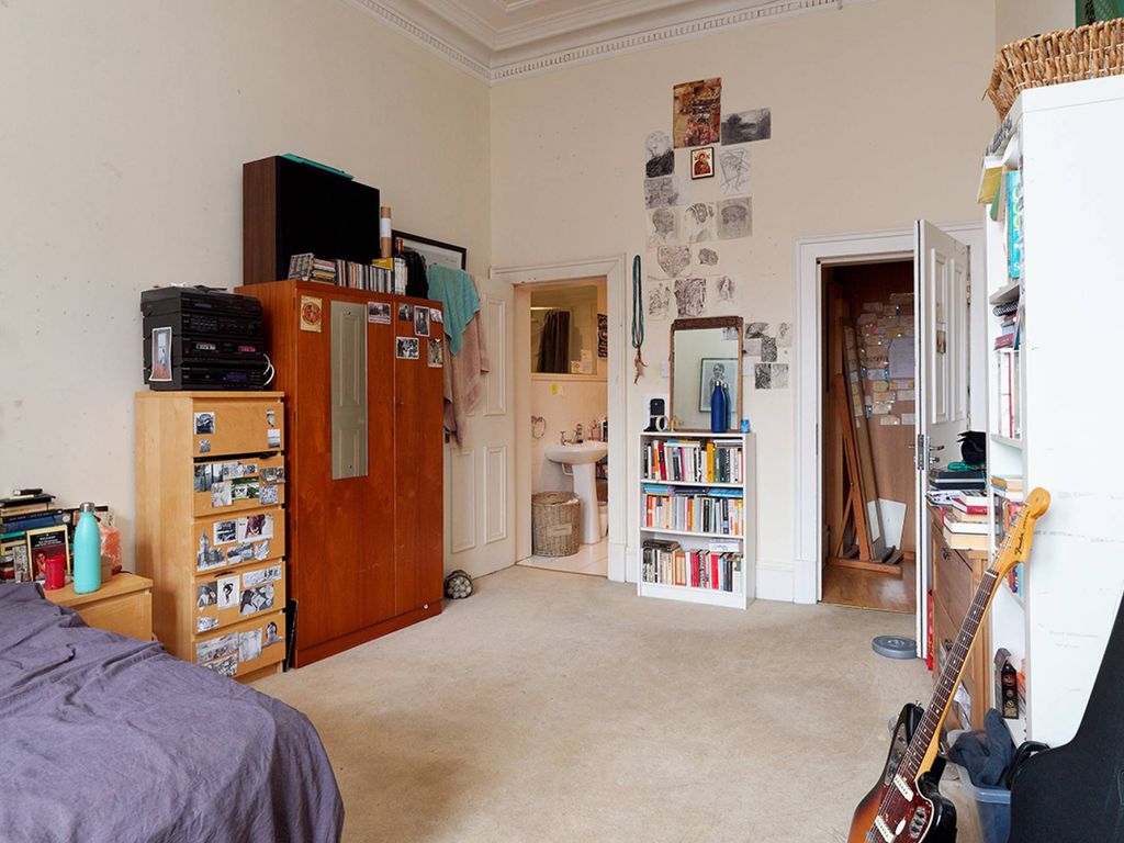 4 bed flat for sale in Sauchiehall Street, Glasgow G2, £300,000