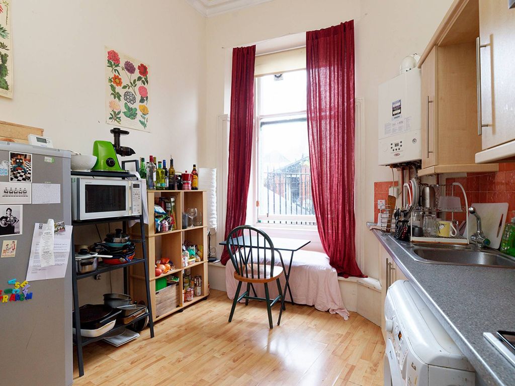 4 bed flat for sale in Sauchiehall Street, Glasgow G2, £300,000