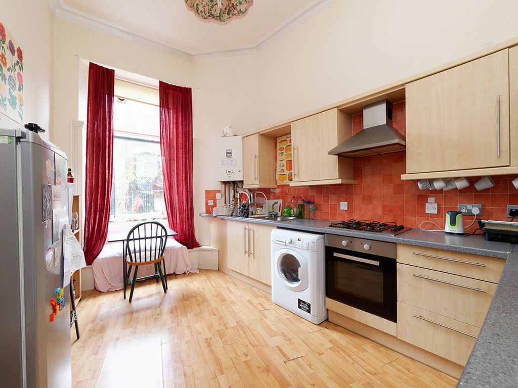 4 bed flat for sale in Sauchiehall Street, Glasgow G2, £300,000