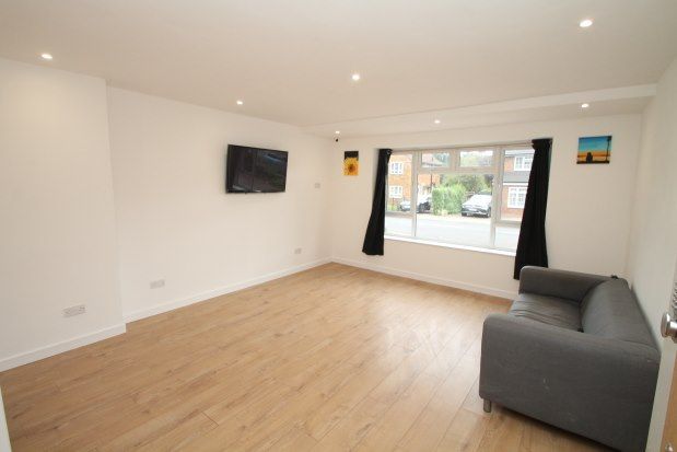 Room to rent in 38 Beck Lane, Beckenham BR3, £700 pcm