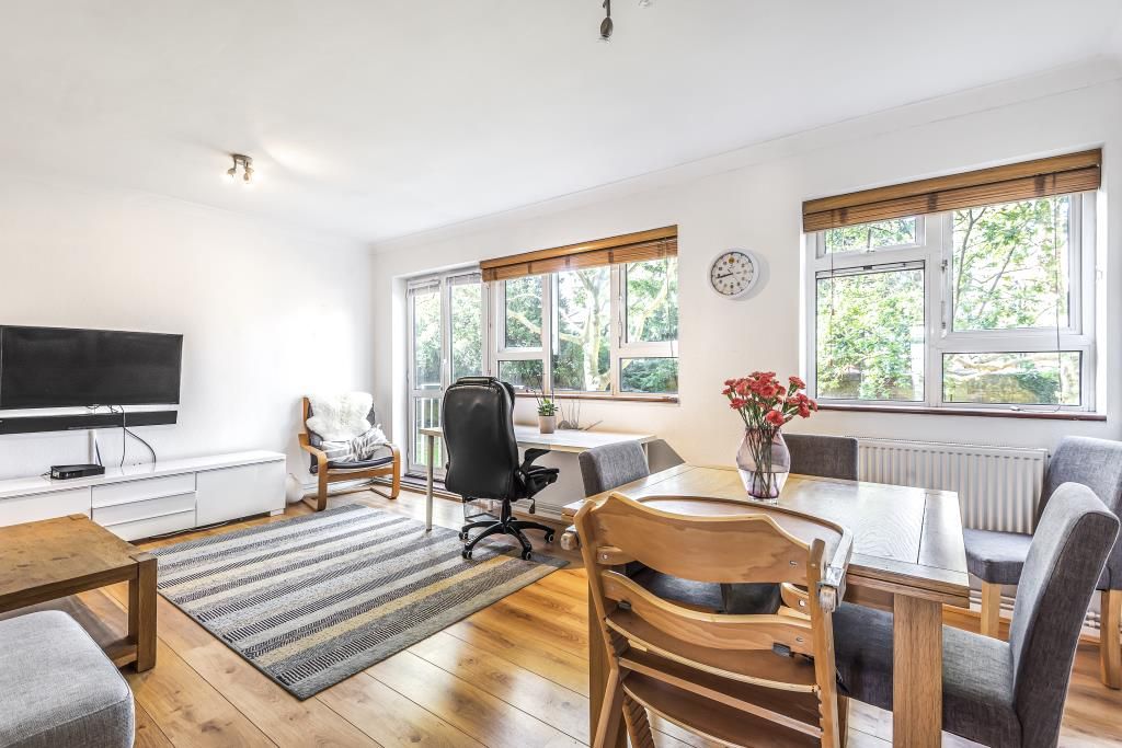 2 bed flat for sale in Richmond, Richmond Upon Thames TW9, £390,000
