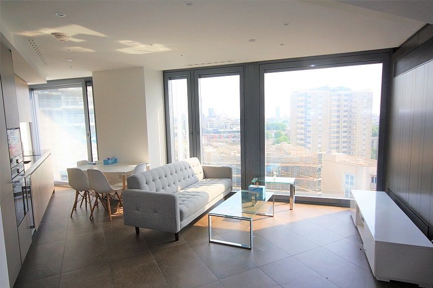 1 bed flat for sale in Chronicle Tower, 261B City Road, London EC1V, £800,000