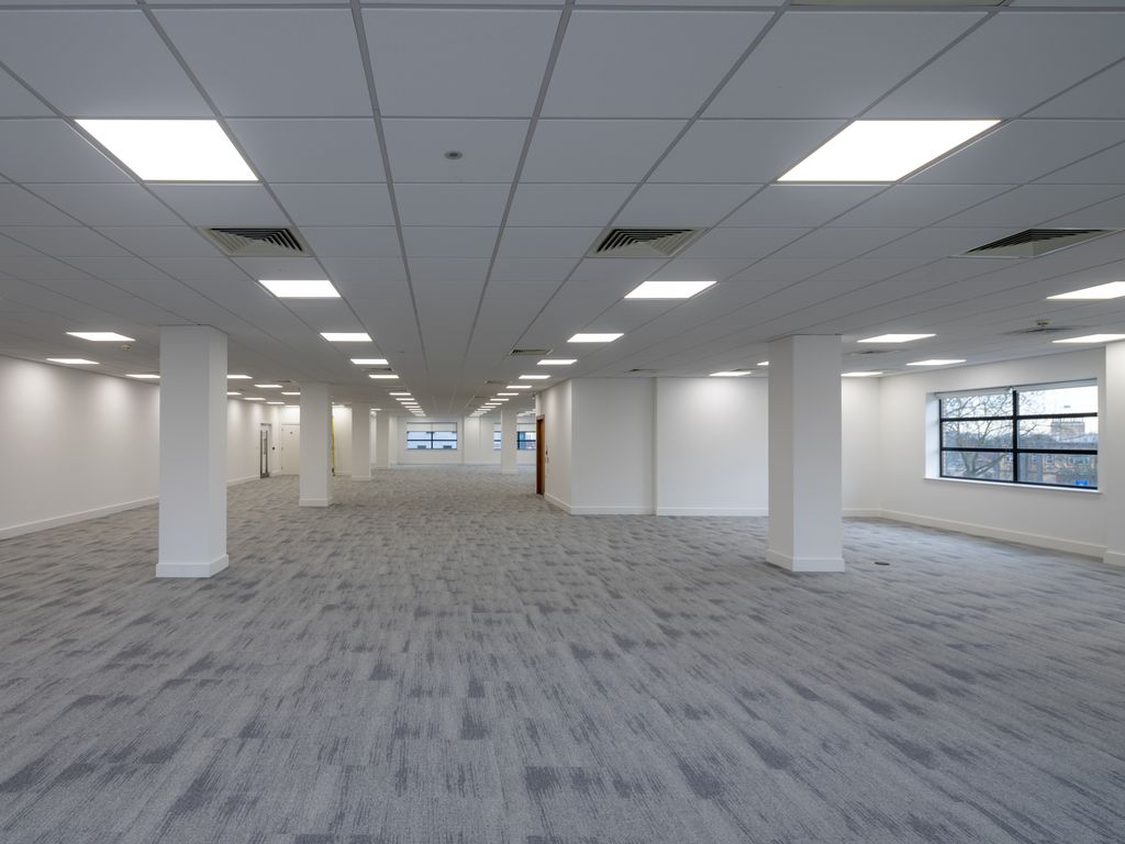 Office to let in Southampton SO14, £39,175 pa
