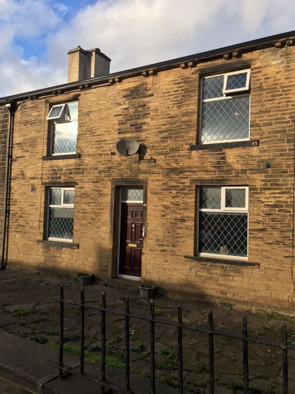 2 bed flat to rent in Leeds Road, Idle, Bradford BD10, £750 pcm