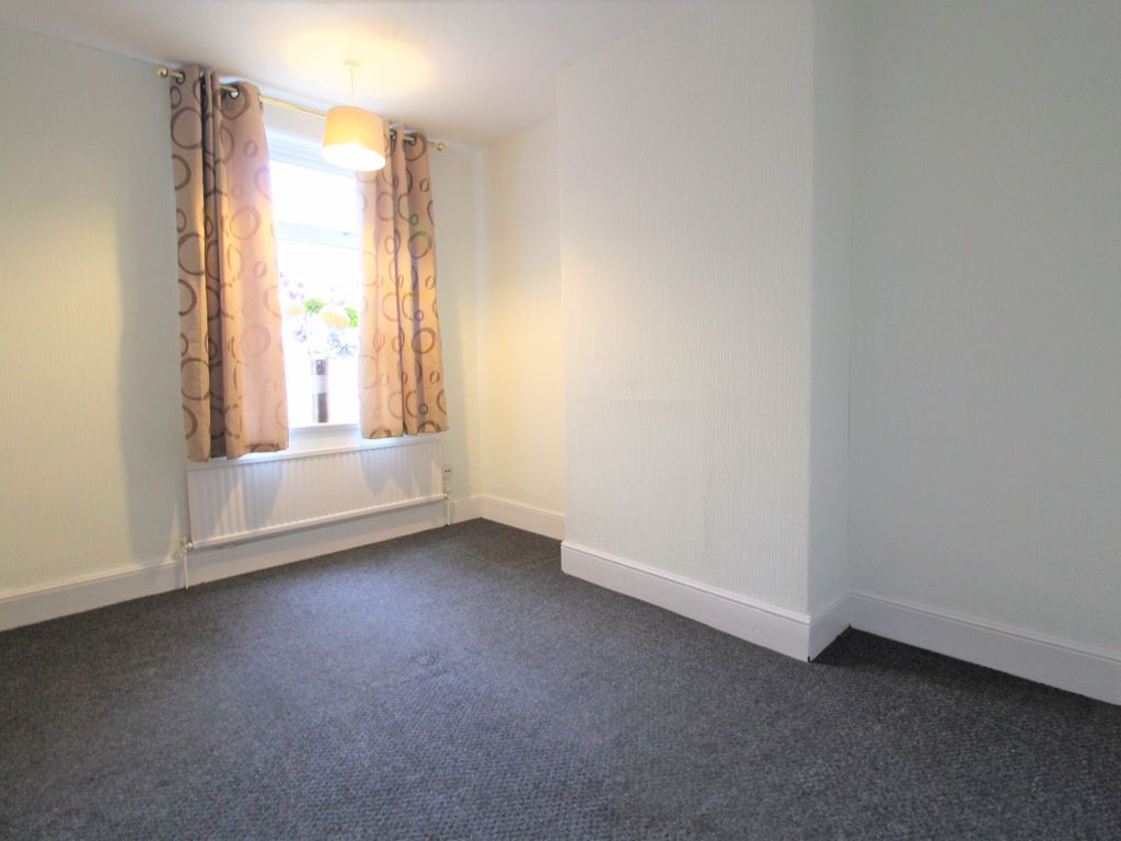 2 bed terraced house to rent in Tennyson Street, Gainsborough DN21, £525 pcm