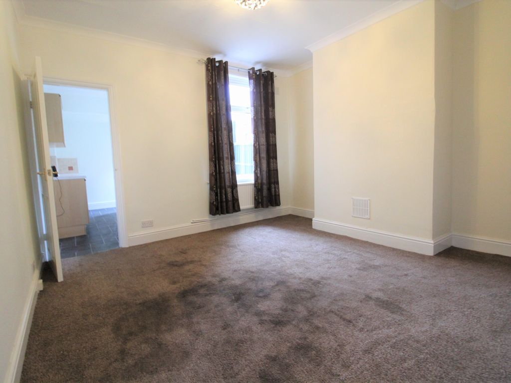 2 bed terraced house to rent in Tennyson Street, Gainsborough DN21, £525 pcm