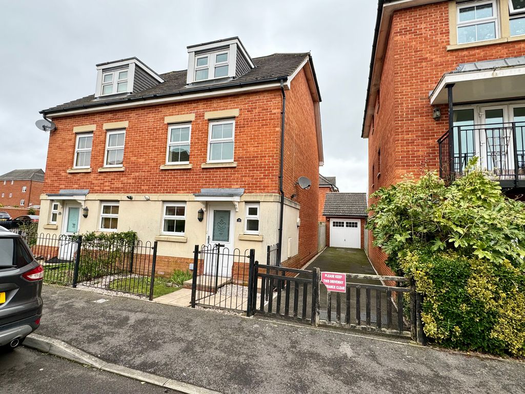 3 bed semi-detached house to rent in Cirrus Drive, Shinfield, Reading RG2, £1,850 pcm